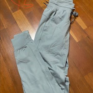 Zyia joggers ascend line